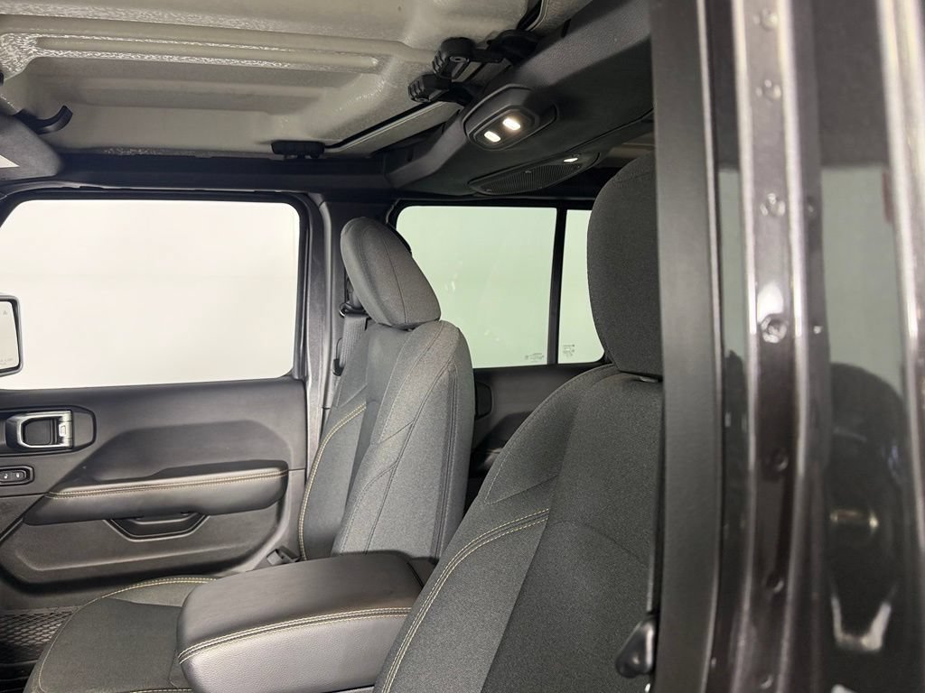 Certified 2025 Jeep Wrangler Unlimited Sahara w/ Safety Group AWD/4WD image 25
