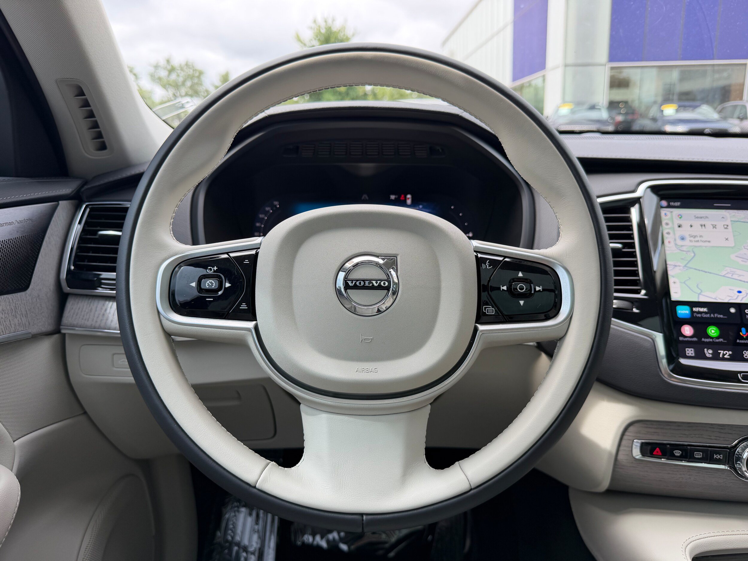 Certified 2025 Volvo XC90 T8 Ultra w/ Protection Package Premier AWD/4WD image 17