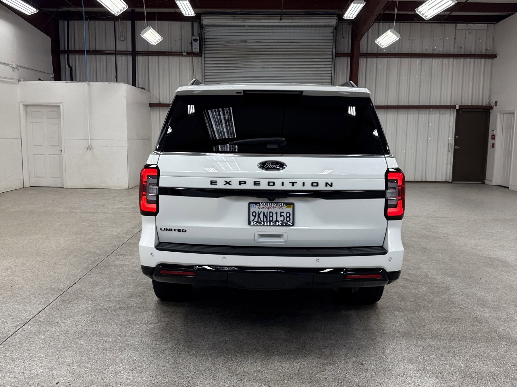 Used 2024 Ford Expedition Limited image 19