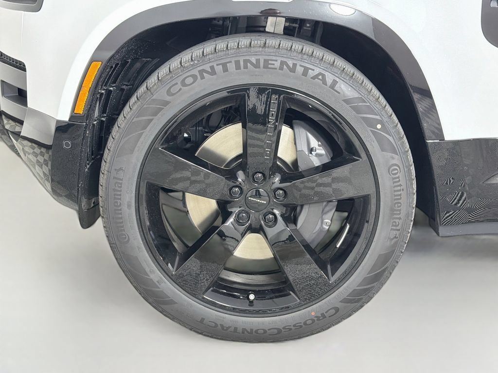 New 2026 Land Rover Defender 130 X-Dynamic SE AWD/4WD image 33