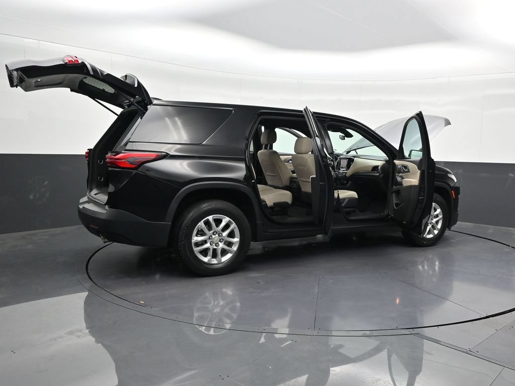Used 2022 Chevrolet Traverse LS FWD image 29