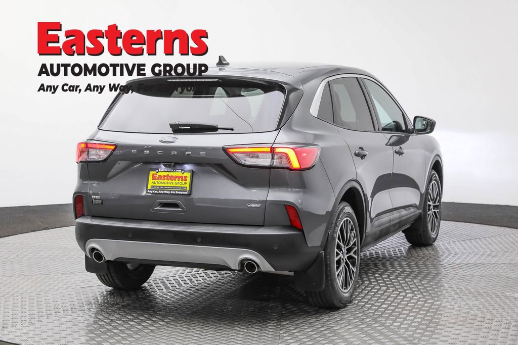 Used 2022 Ford Escape SE w/ Cold Weather Package image 5