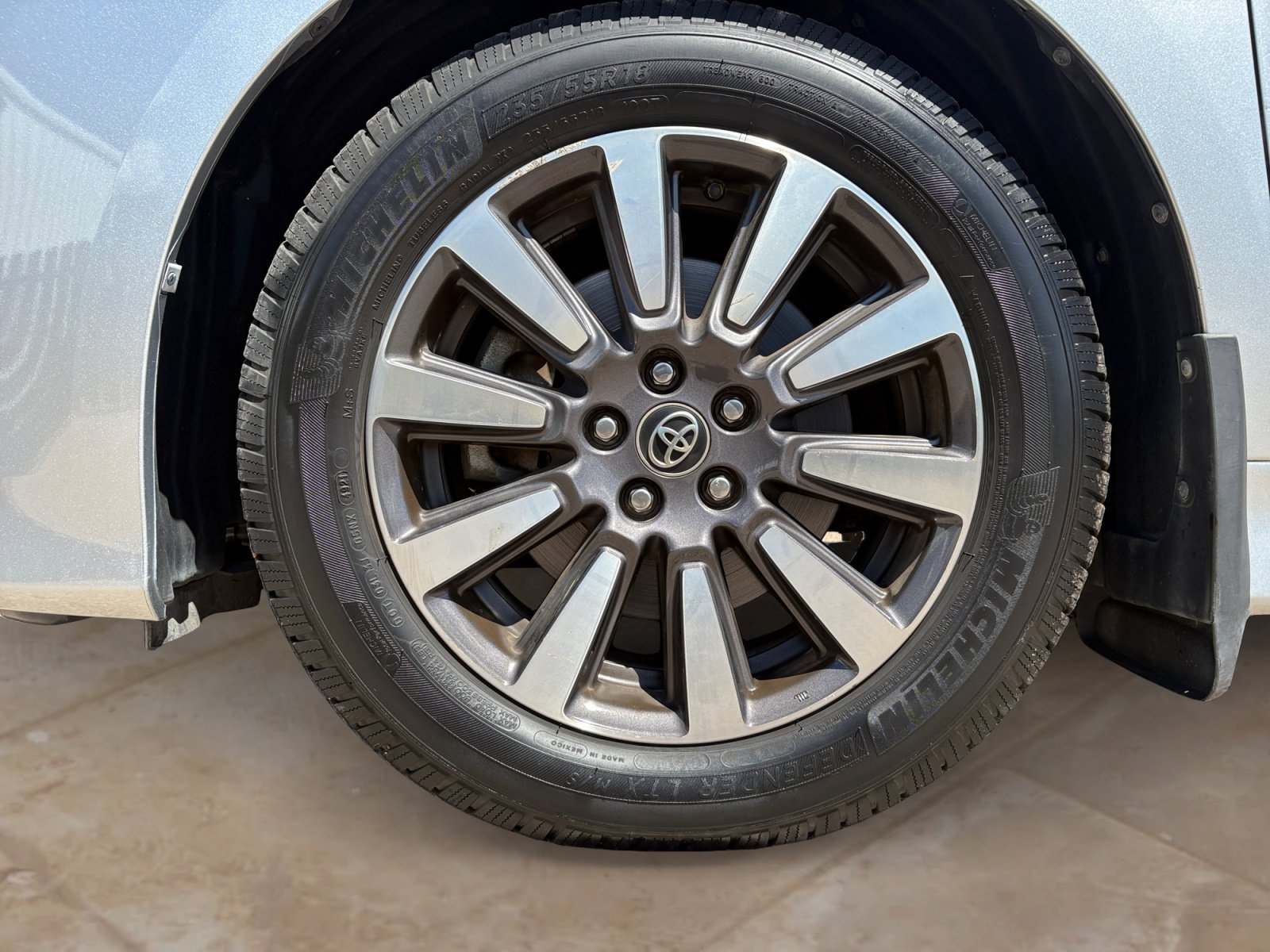Used 2019 Toyota Sienna Limited Premium FWD image 31
