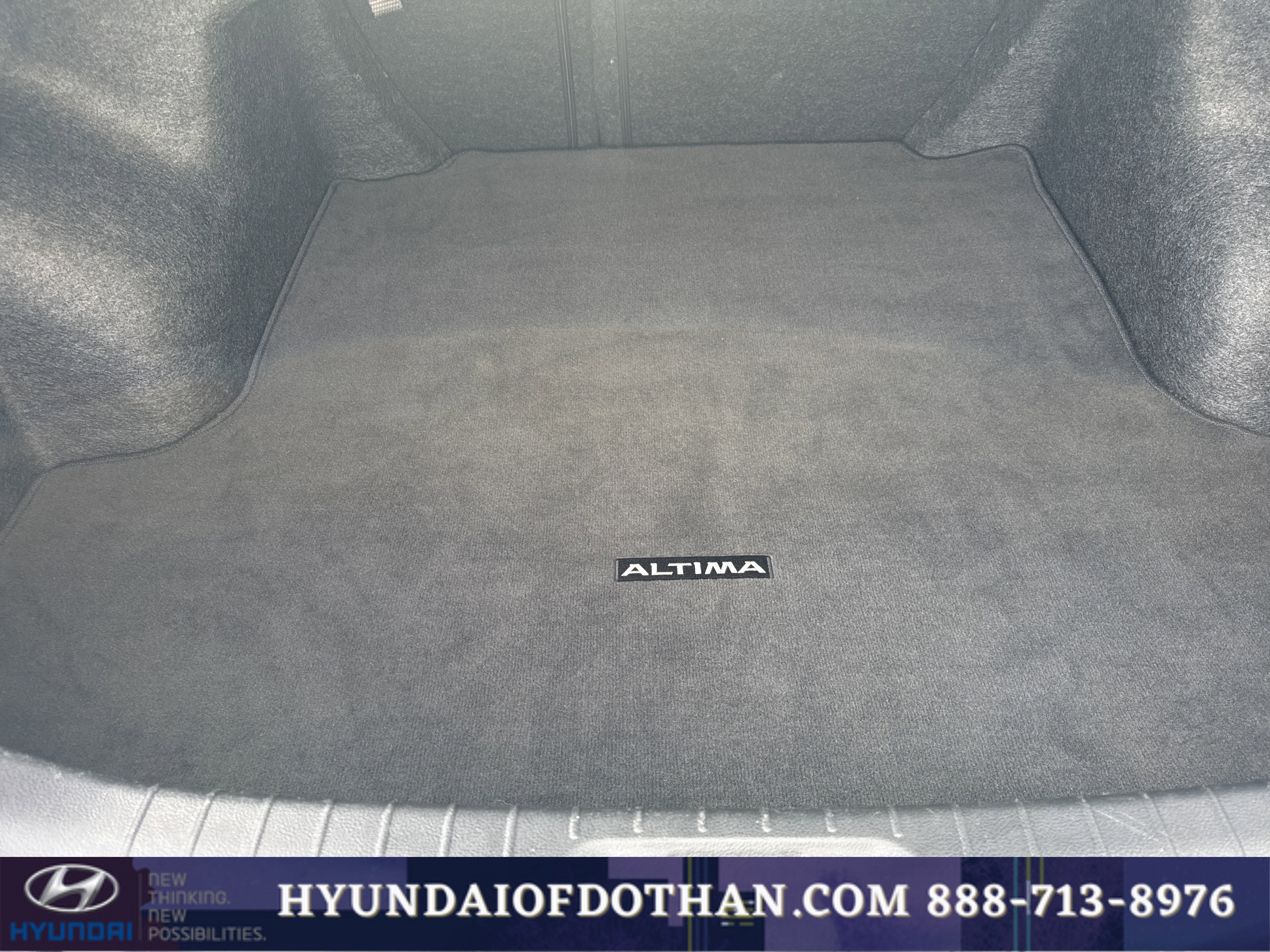 Used 2025 Nissan Altima 2.5 SV image 13