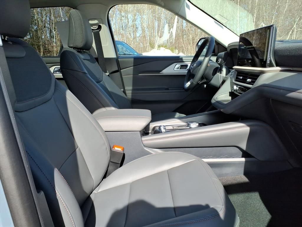 New 2026 Ford Explorer Active image 9