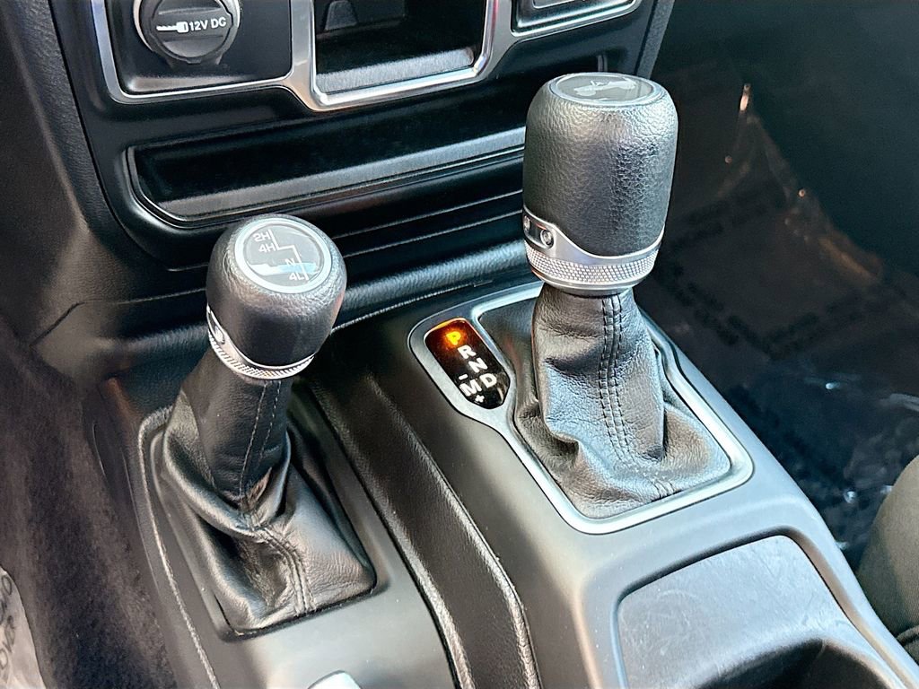 Used 2021 Jeep Wrangler Sport image 18