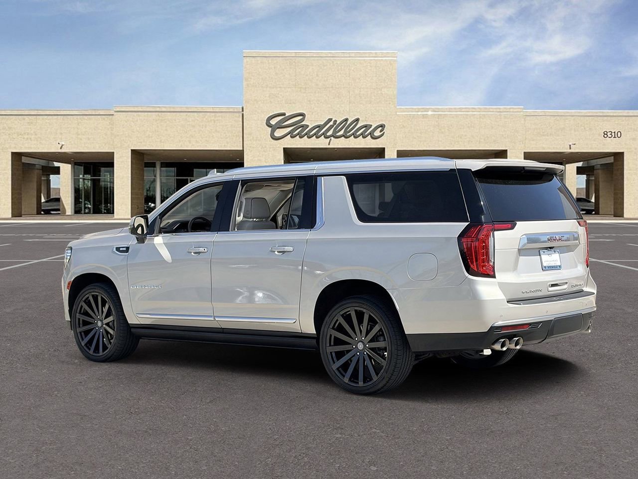 Used 2022 GMC Yukon XL Denali AWD/4WD image 7