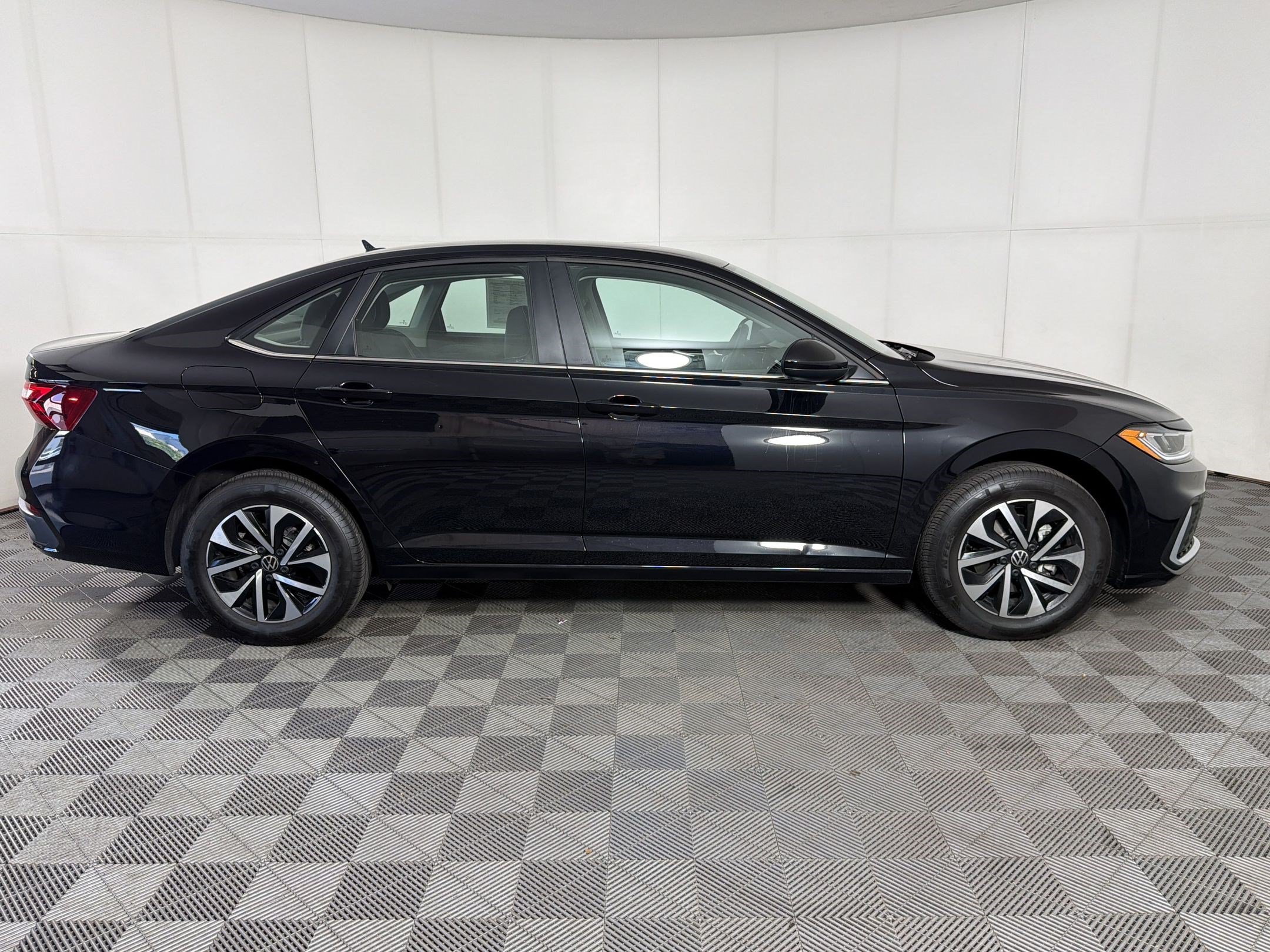 Used 2025 Volkswagen Jetta S FWD image 8