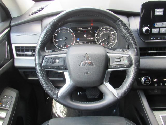 Used 2023 Mitsubishi Outlander SE image 34