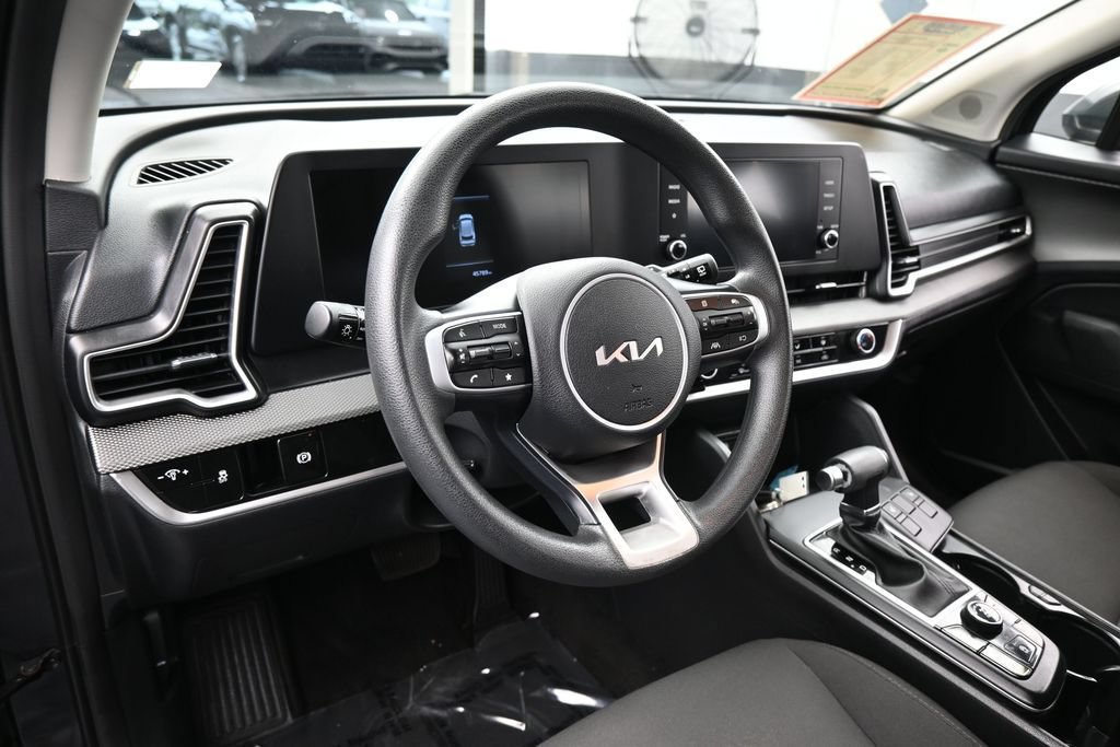Used 2023 Kia Sportage LX AWD/4WD image 11