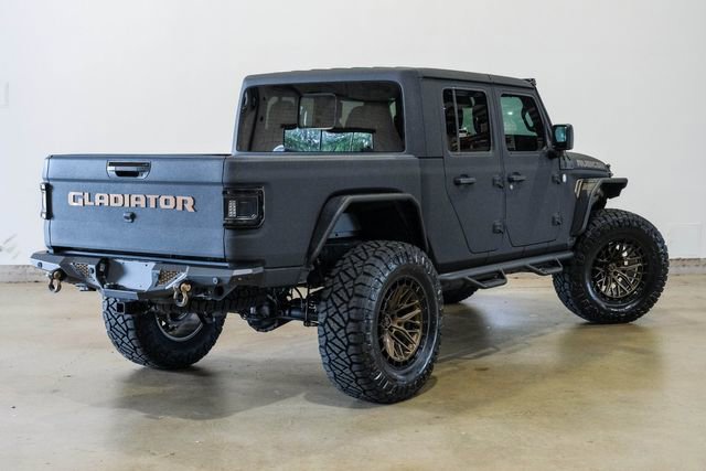 Used 2025 Jeep Gladiator Rubicon w/ Safety Group AWD/4WD image 9