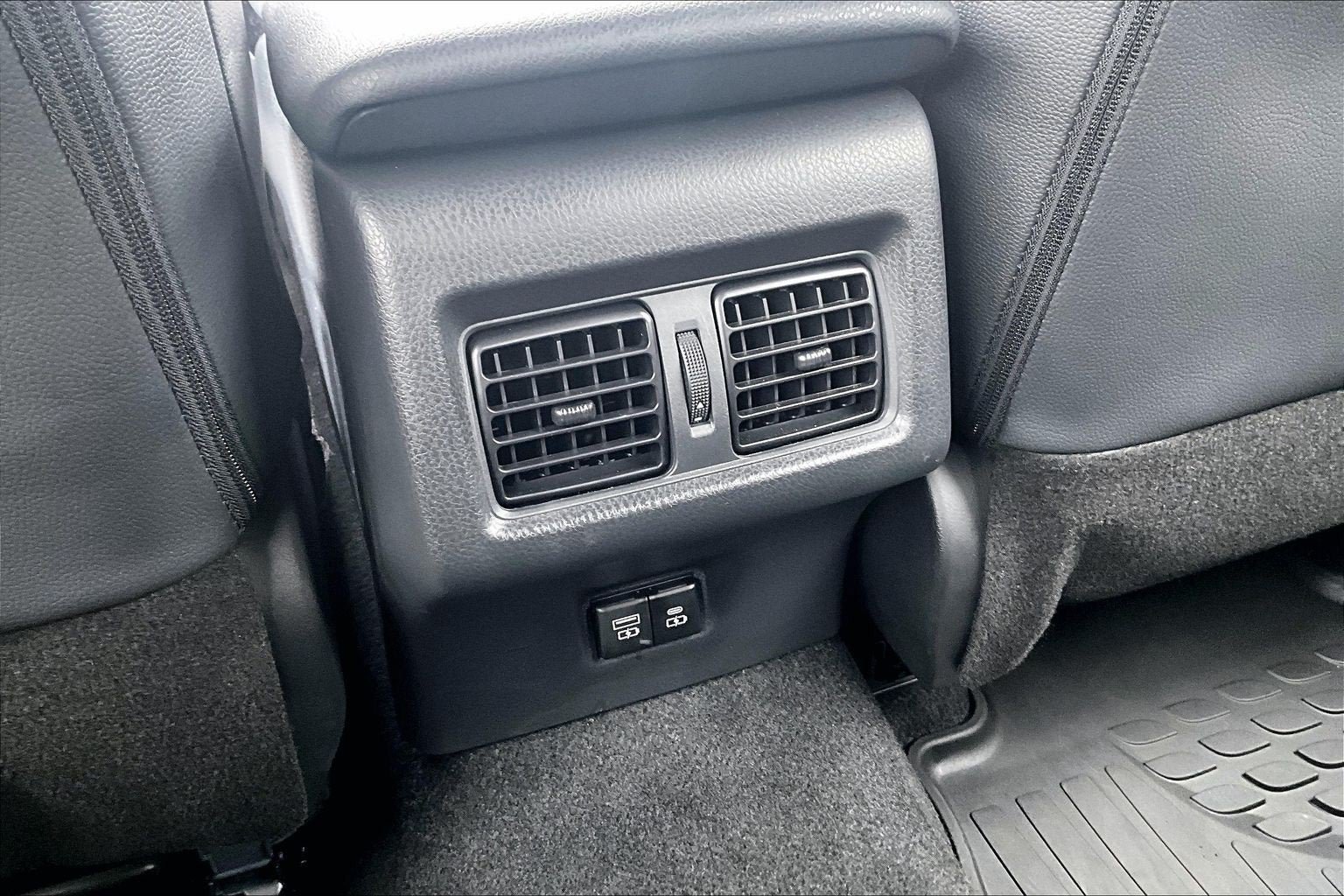 Used 2026 Toyota Camry SE w/ Convenience Package FWD image 32