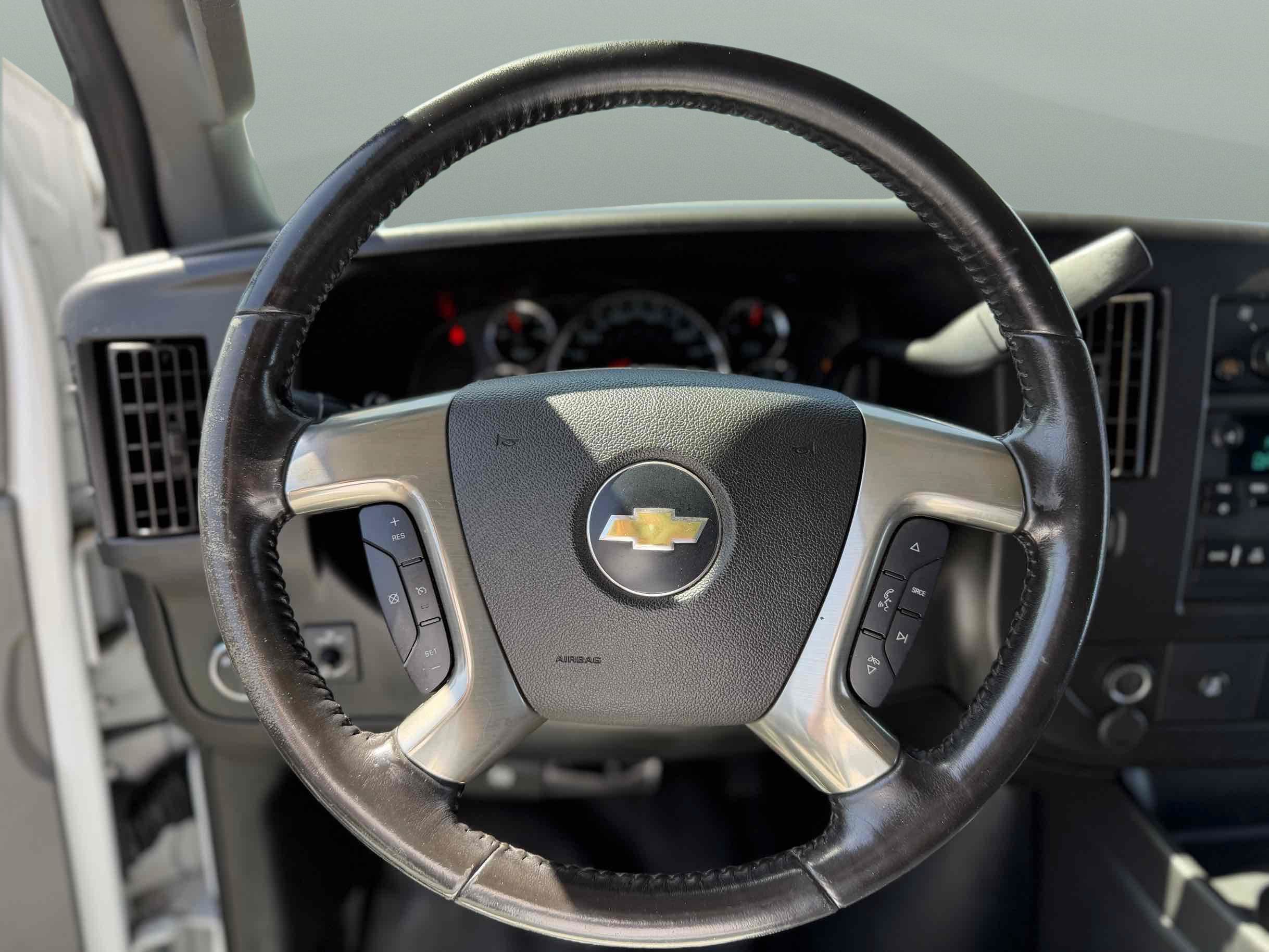 Used 2019 Chevrolet Express 3500 Extended w/ Driver Convenience Package RWD image 14