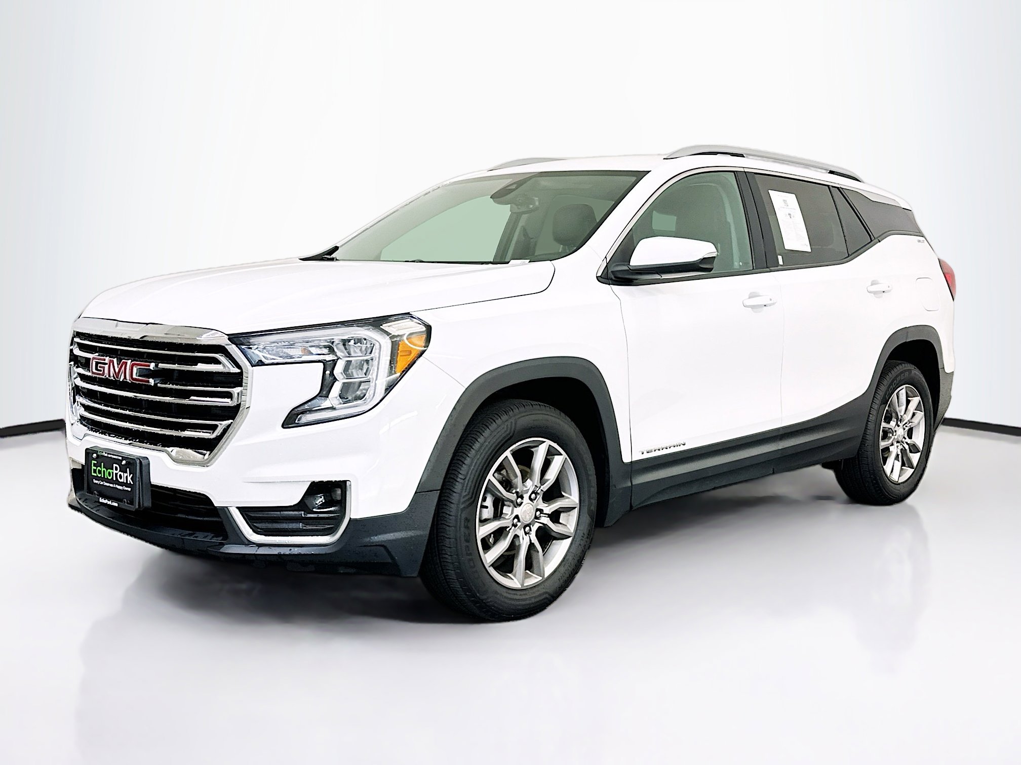 Used 2022 GMC Terrain SLT AWD/4WD image 3