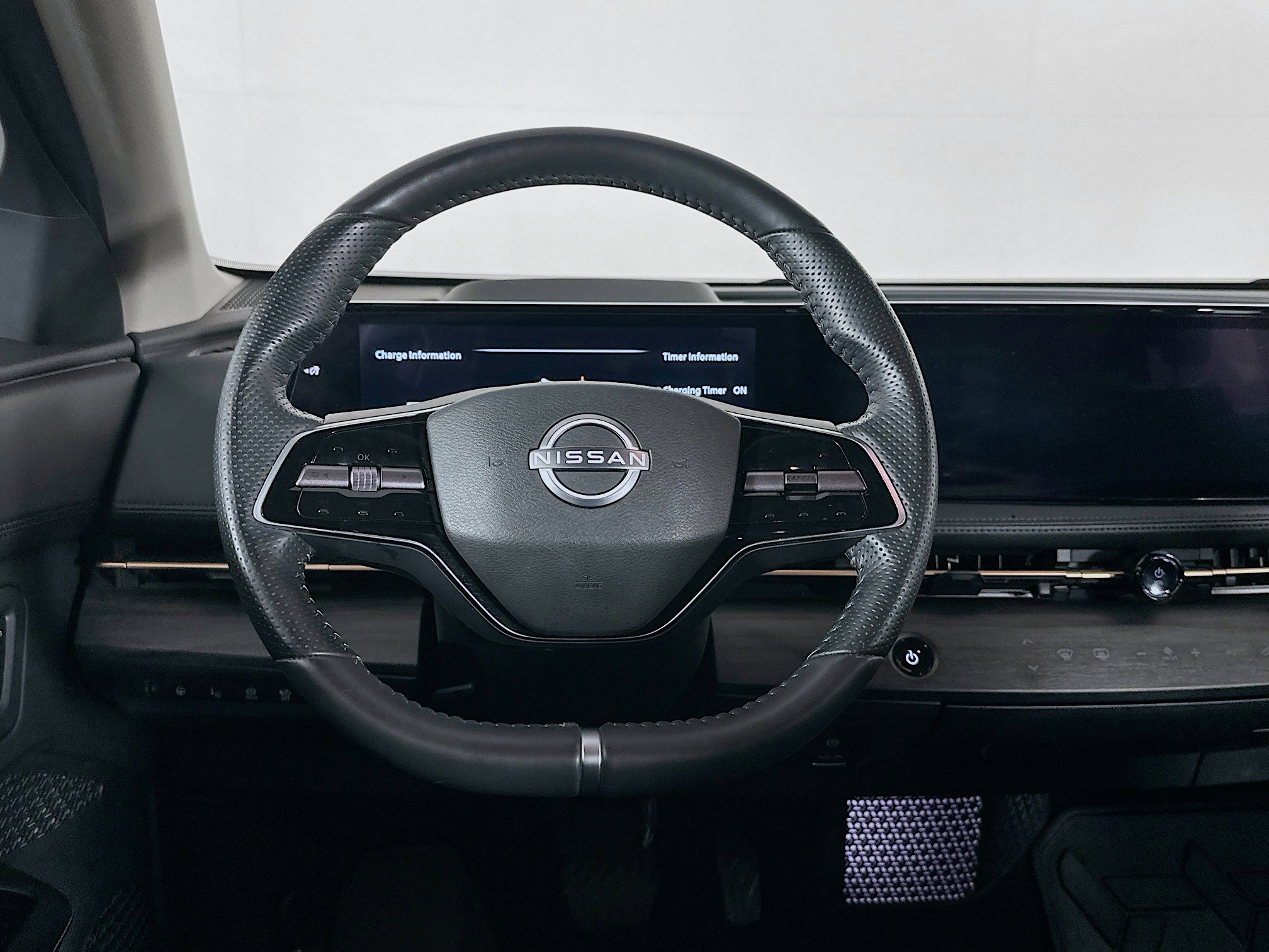 Used 2023 Nissan Ariya FWD image 18