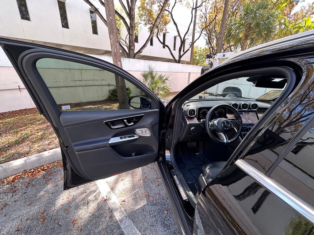 Used 2023 Mercedes-Benz GLC 300 4MATIC w/ Exclusive Trim Package image 25