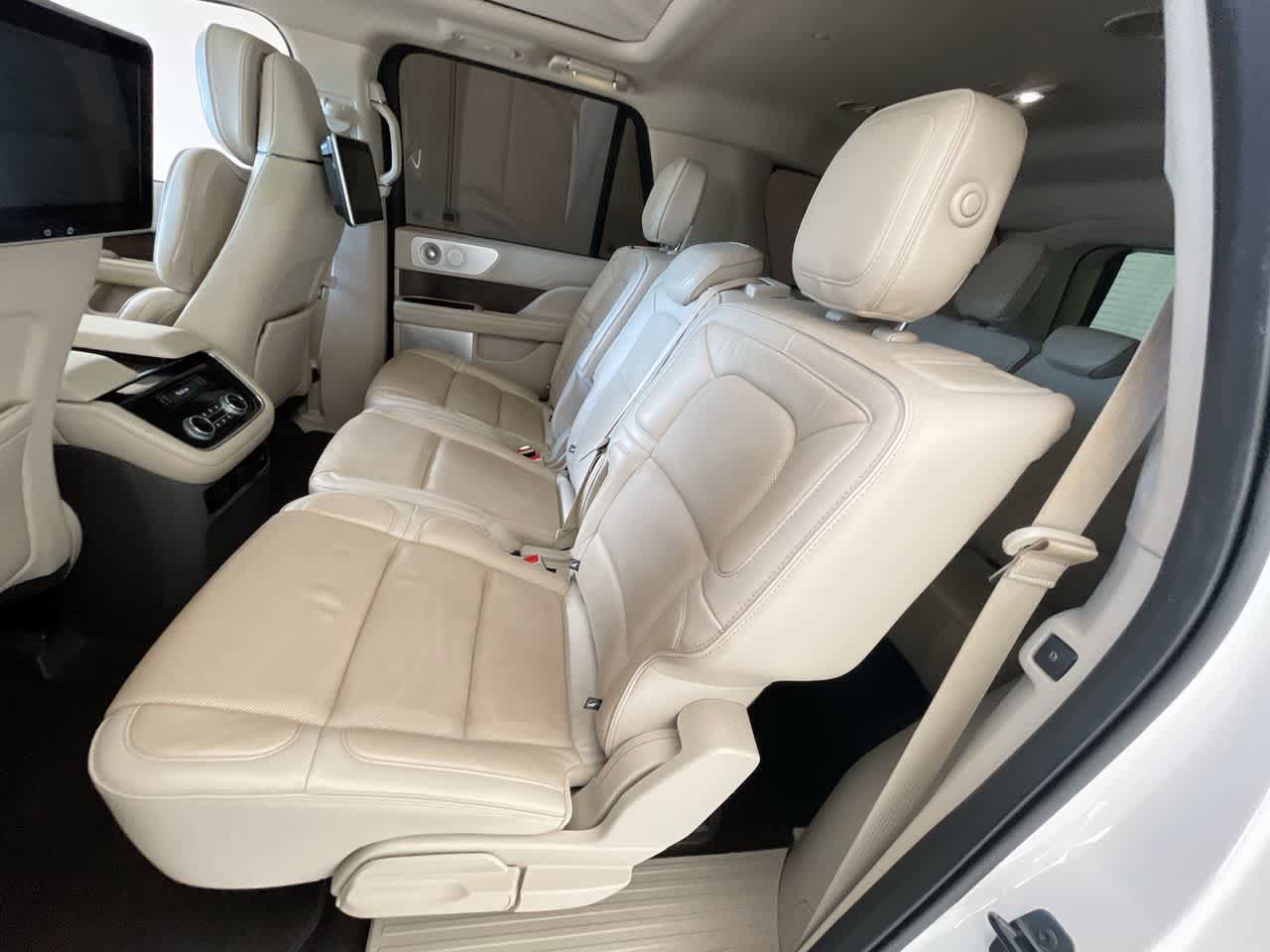 Used 2019 Lincoln Navigator L Reserve AWD/4WD image 23