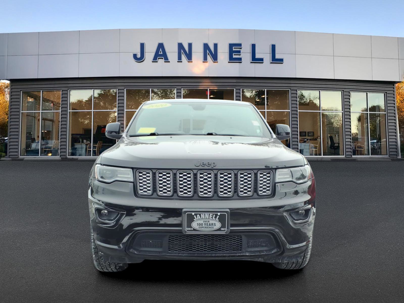 Used 2020 Jeep Grand Cherokee Altitude image 2