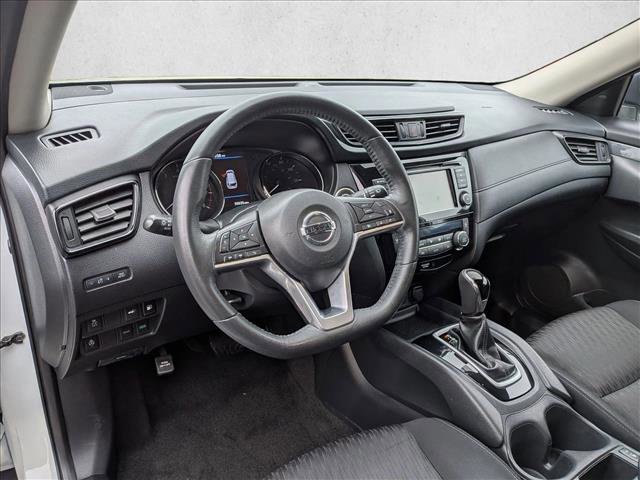 Used 2018 Nissan Rogue SV w/ Premium Package image 10