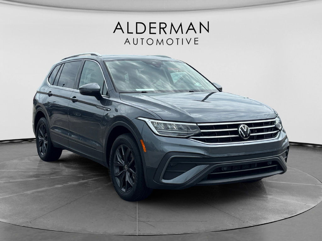 Used 2023 Volkswagen Tiguan SE AWD/4WD image 7