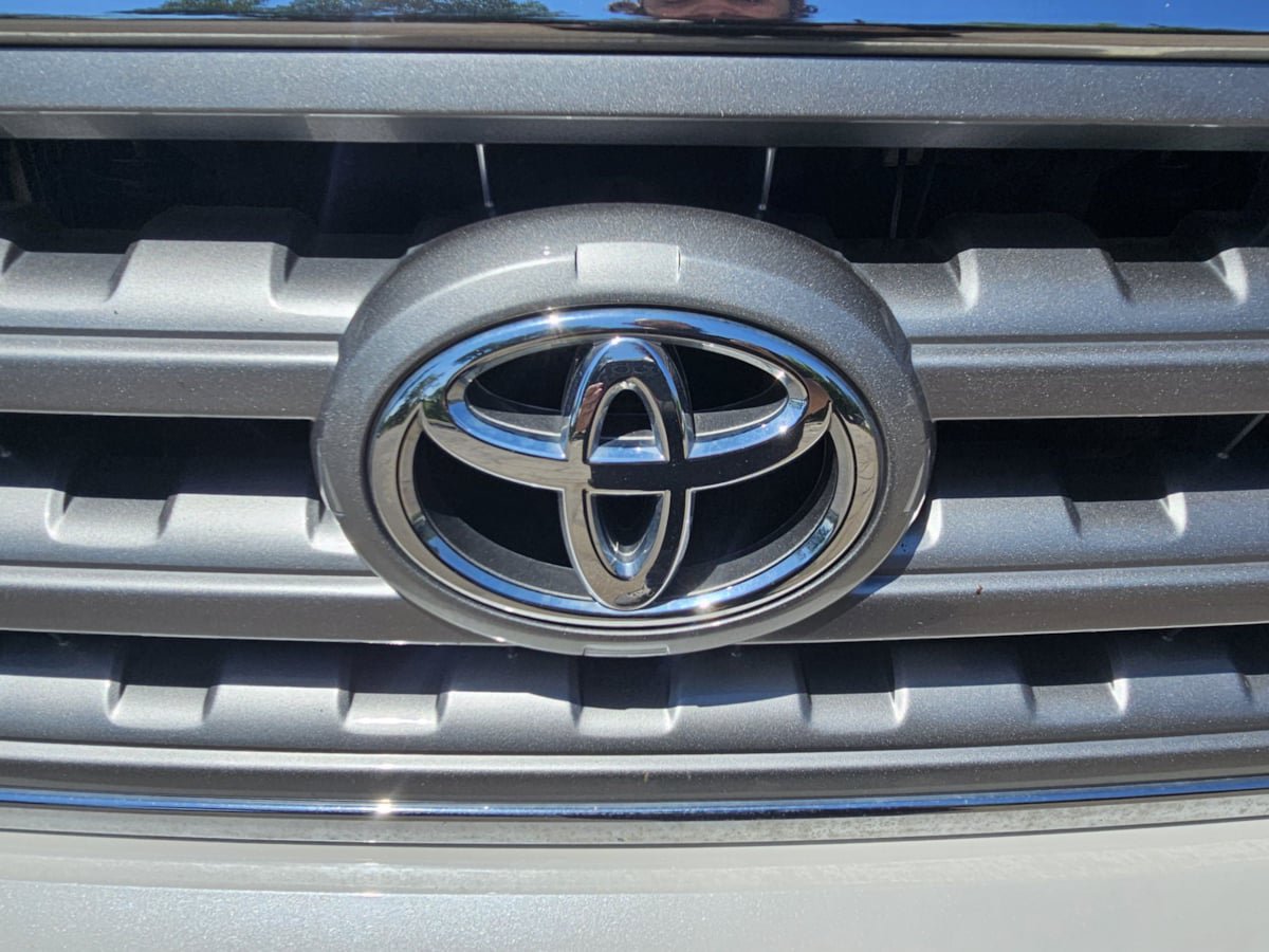 Used 2011 Toyota Sequoia Platinum AWD/4WD image 60