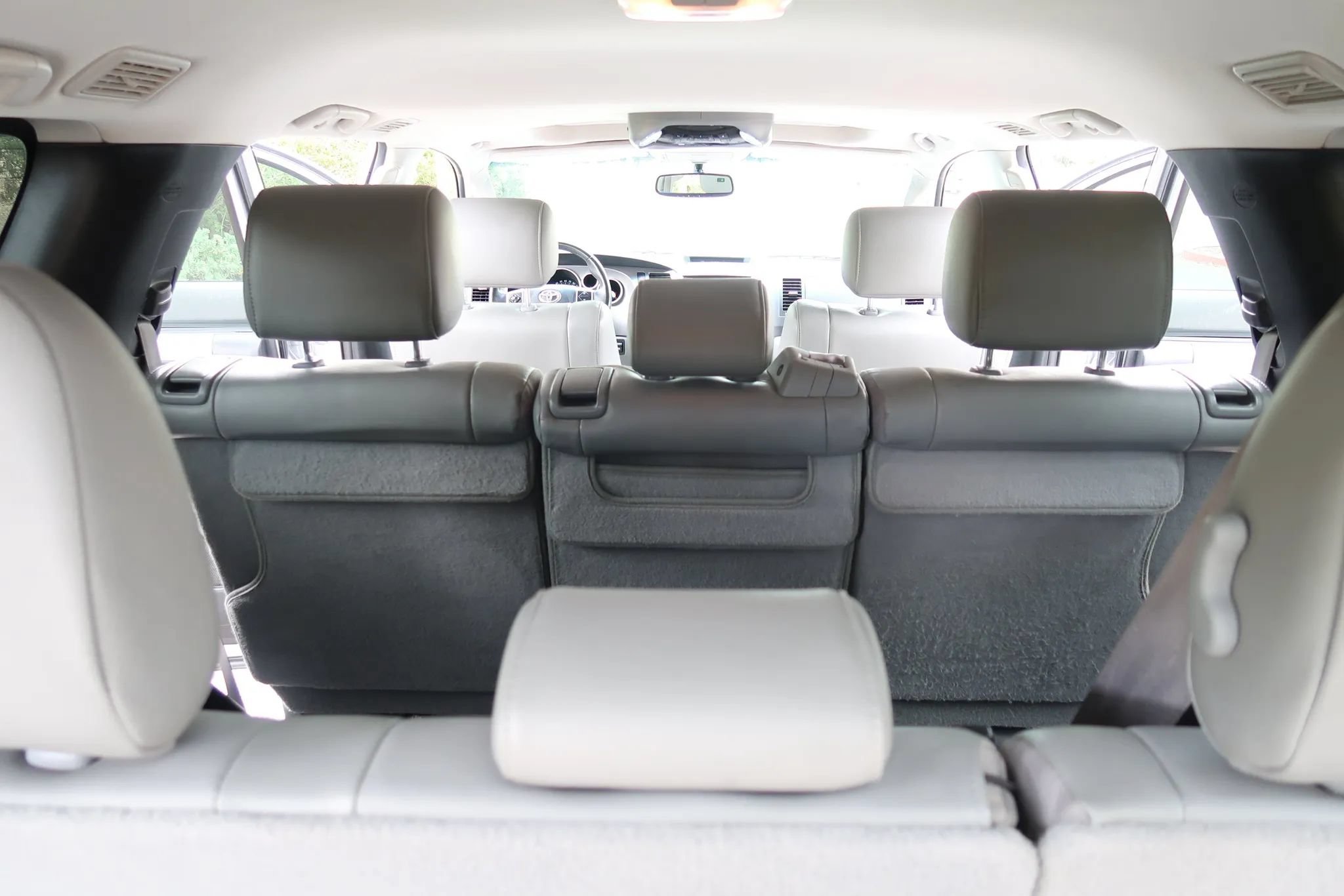 Used 2017 Toyota Sequoia Limited w/ Safety & Convenience Package AWD/4WD image 24