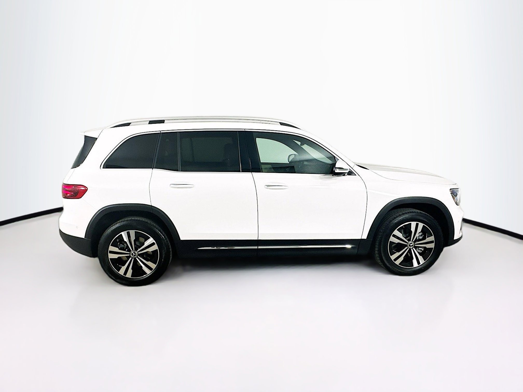 Certified 2025 Mercedes-Benz GLB 250 4MATIC image 8