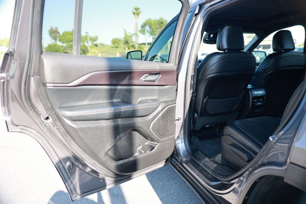 Used 2022 Jeep Grand Cherokee L Laredo RWD image 35