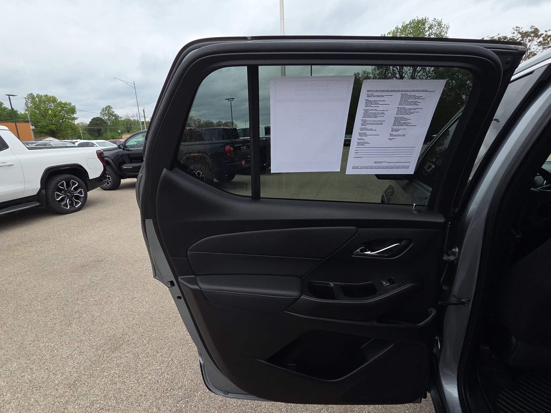 Certified 2024 Chevrolet Traverse LT FWD image 26