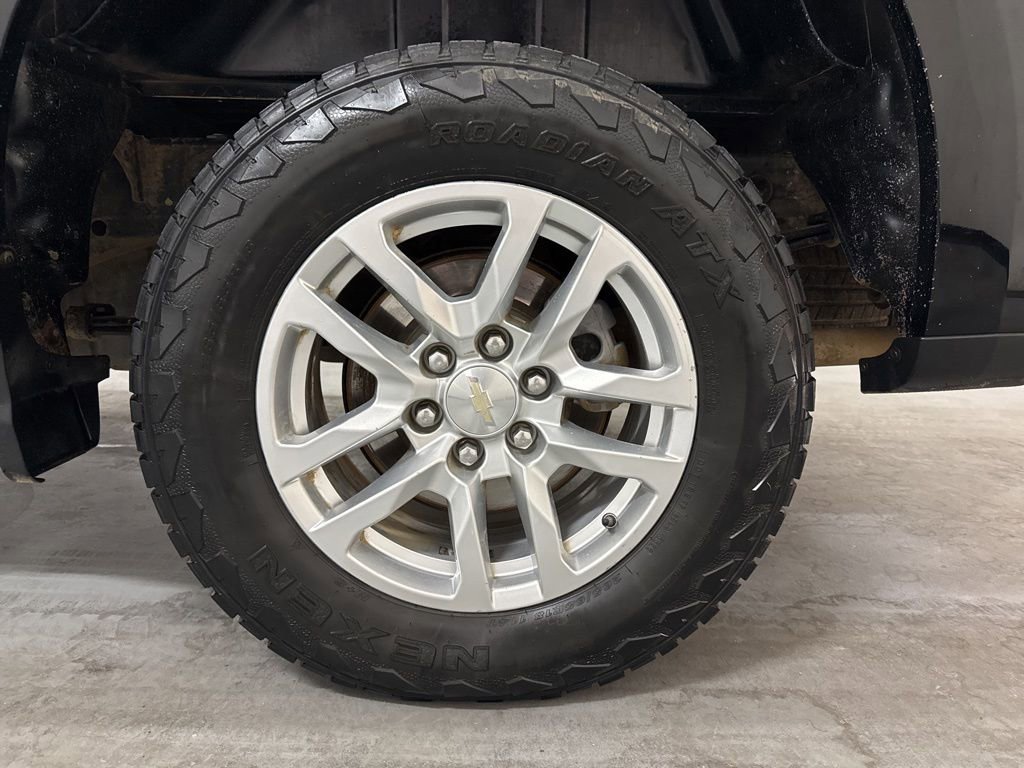 Used 2019 Chevrolet Silverado 1500 LT w/ All-Star Edition AWD/4WD image 38