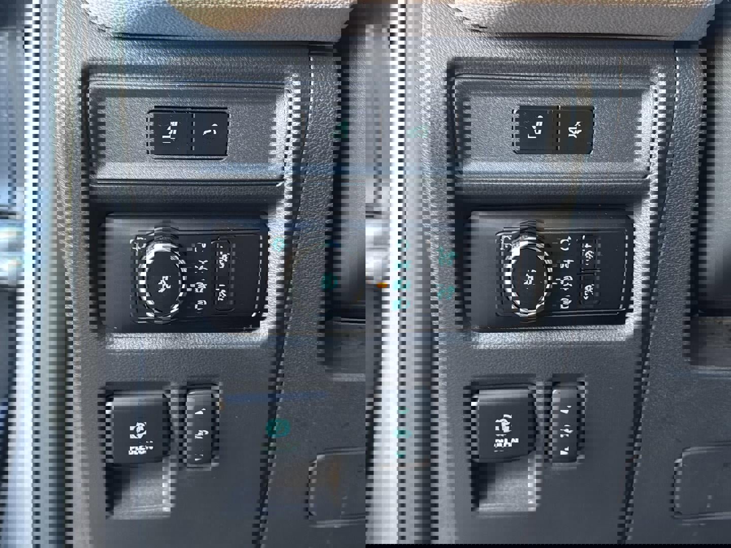 Used 2024 Ford Expedition Max Limited image 12