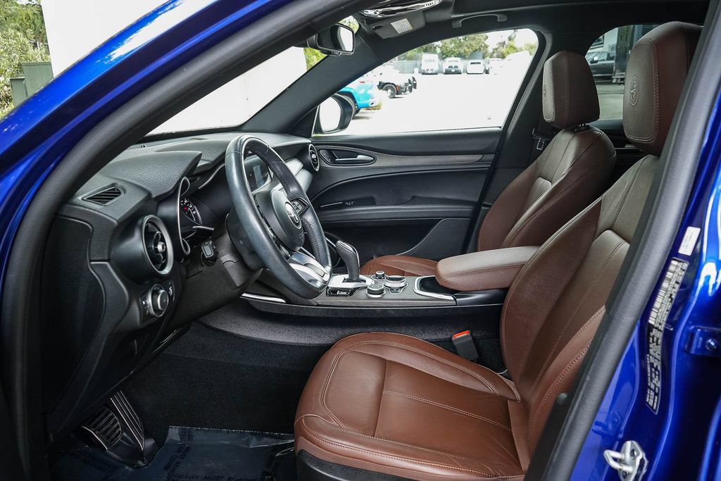 Used 2022 Alfa Romeo Stelvio Ti AWD/4WD image 16