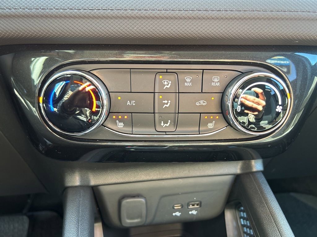 Used 2024 Chevrolet TrailBlazer LT w/ LT Cold Weather Package image 29