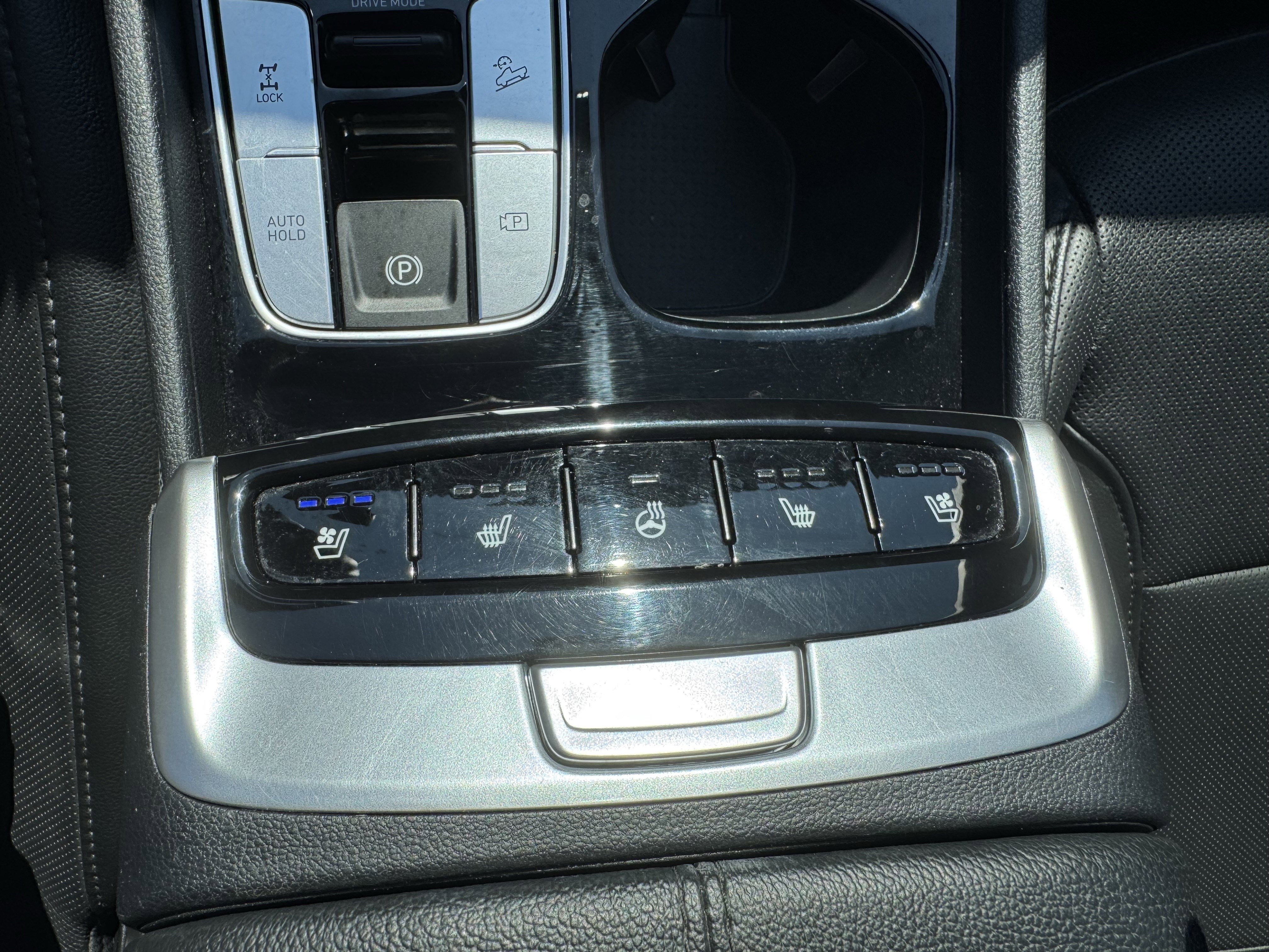 Used 2024 Hyundai Santa Cruz Limited AWD/4WD image 24