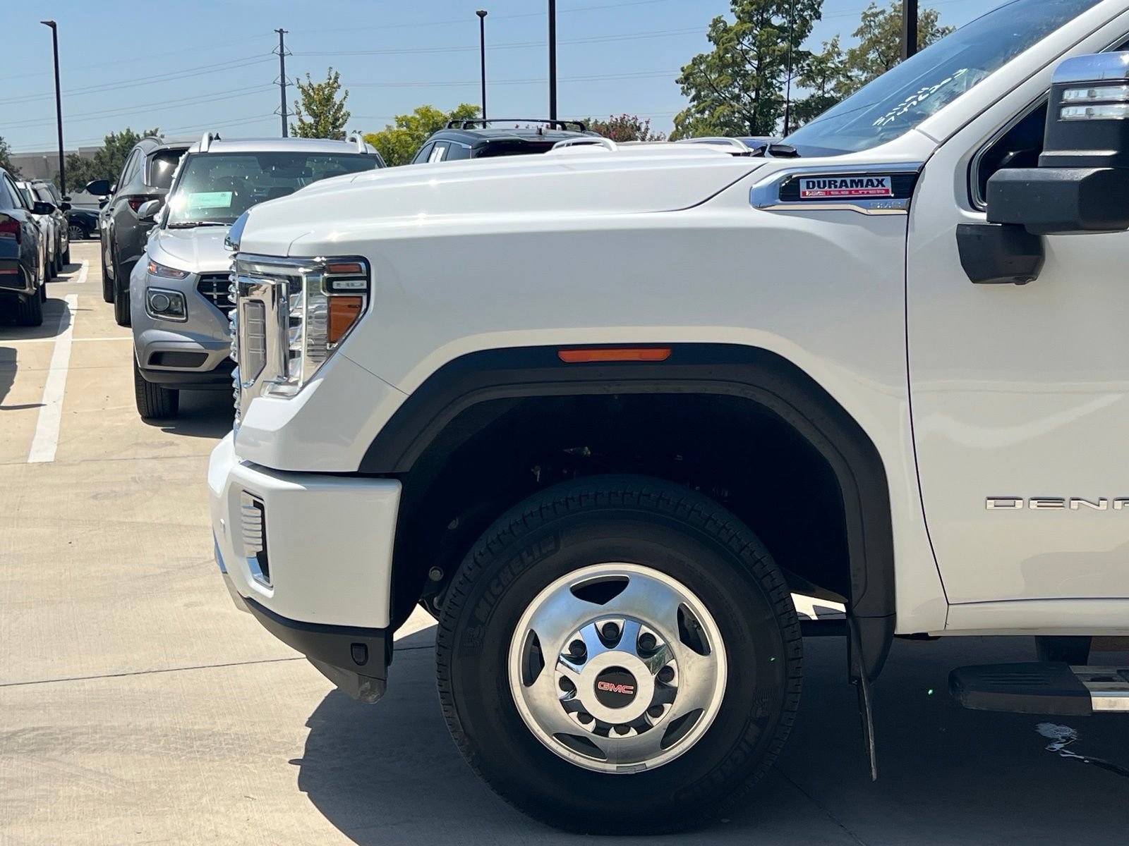 Used 2022 GMC Sierra 3500 Denali w/ Denali Ultimate Package AWD/4WD image 9