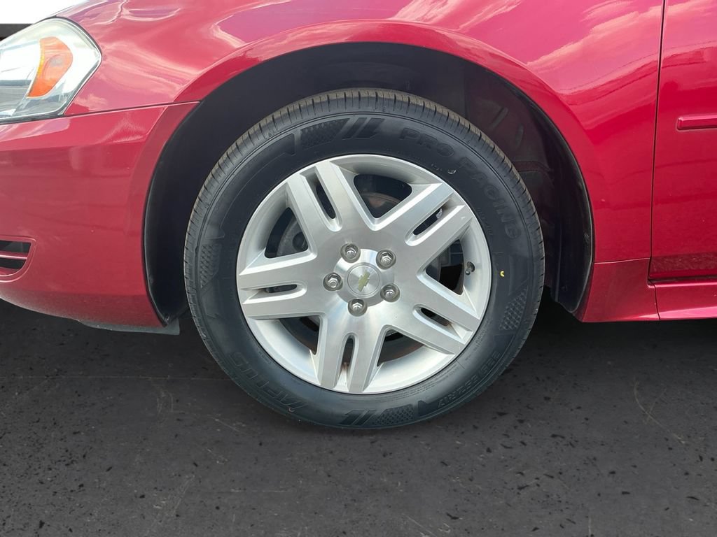 Used 2015 Chevrolet Impala LT w/ LT Sunroof Package FWD image 13