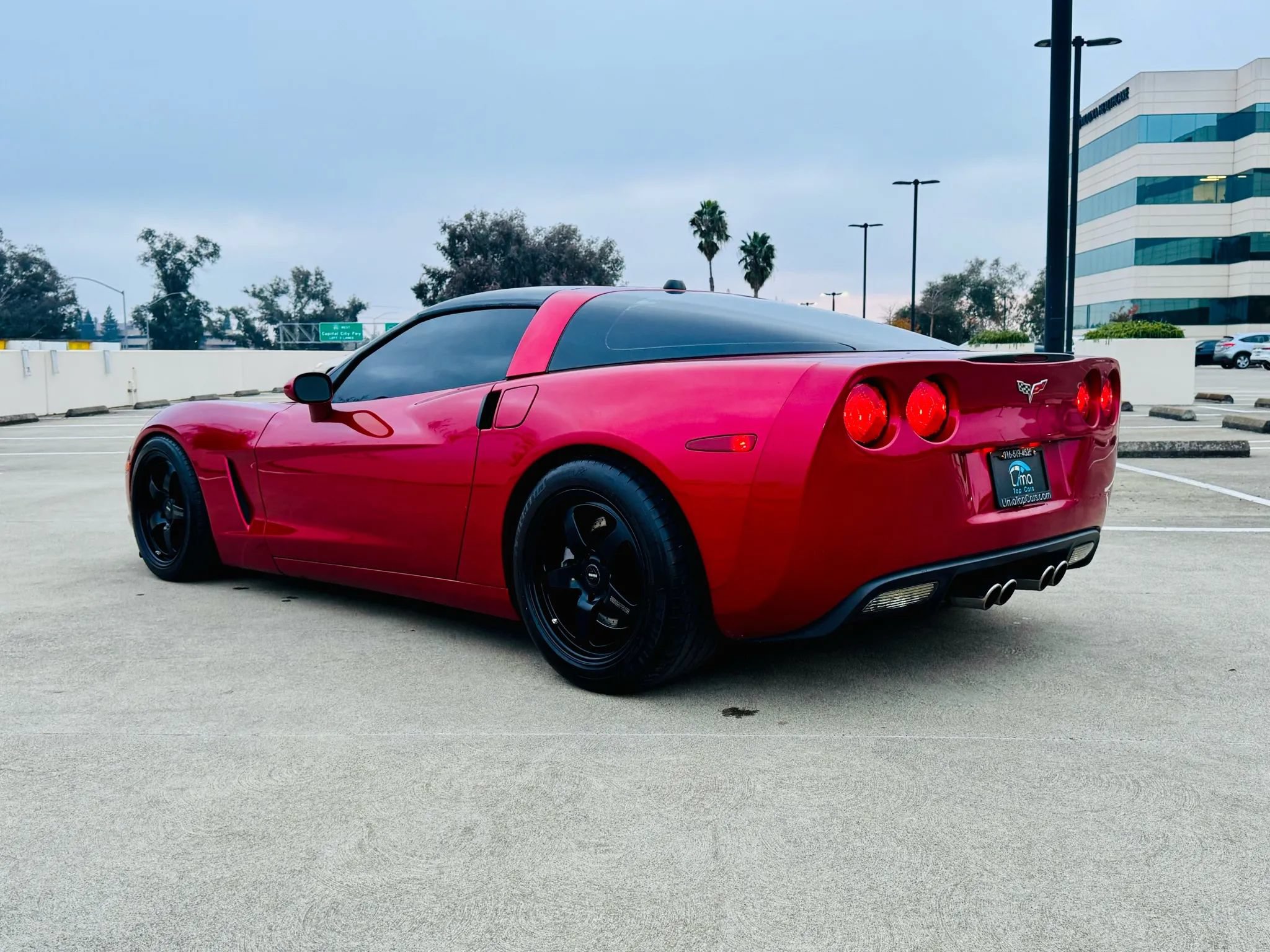 Used 2005 Chevrolet Corvette Coupe w/ Preferred Equipment Group RWD image 17