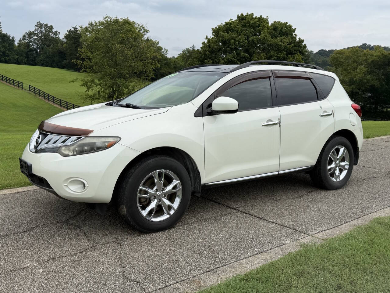 Used 2009 Nissan Murano SL w/ Technology Pkg FWD image 2