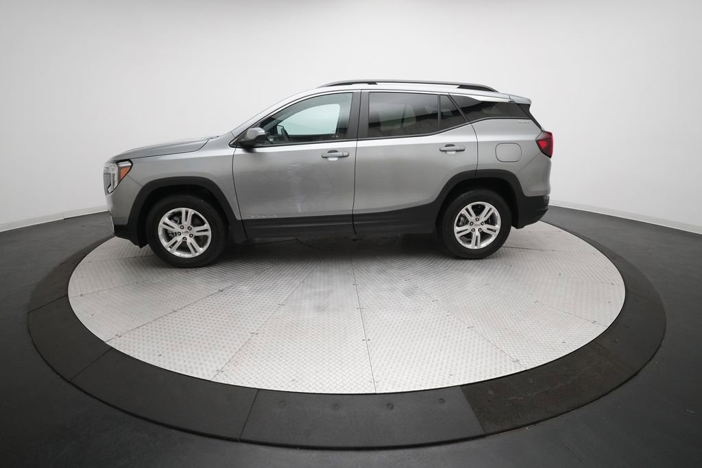 Used 2024 GMC Terrain SLE w/ Driver Convenience Package image 23