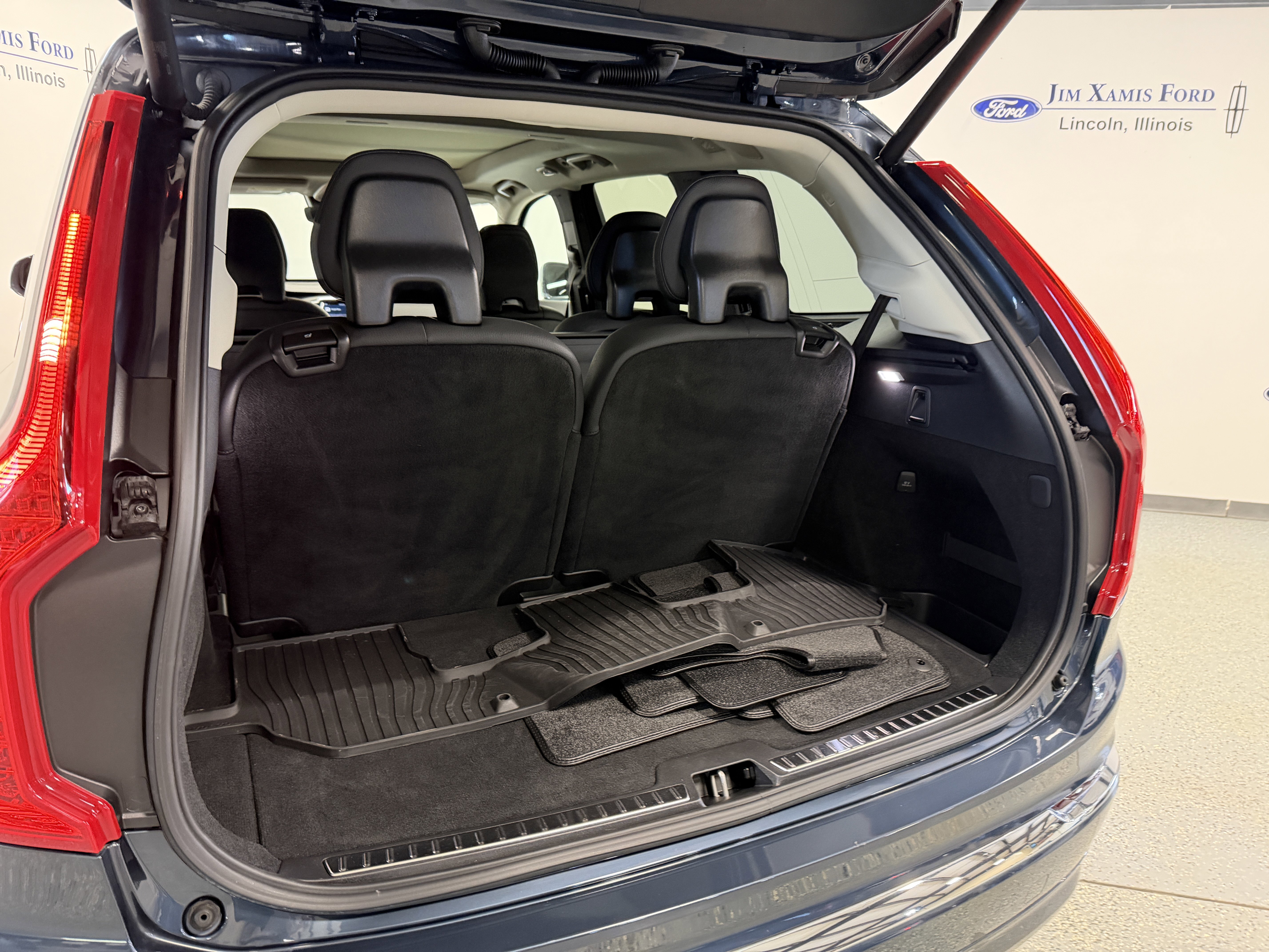 Used 2024 Volvo XC90 T8 Plus w/ Protection Package image 27