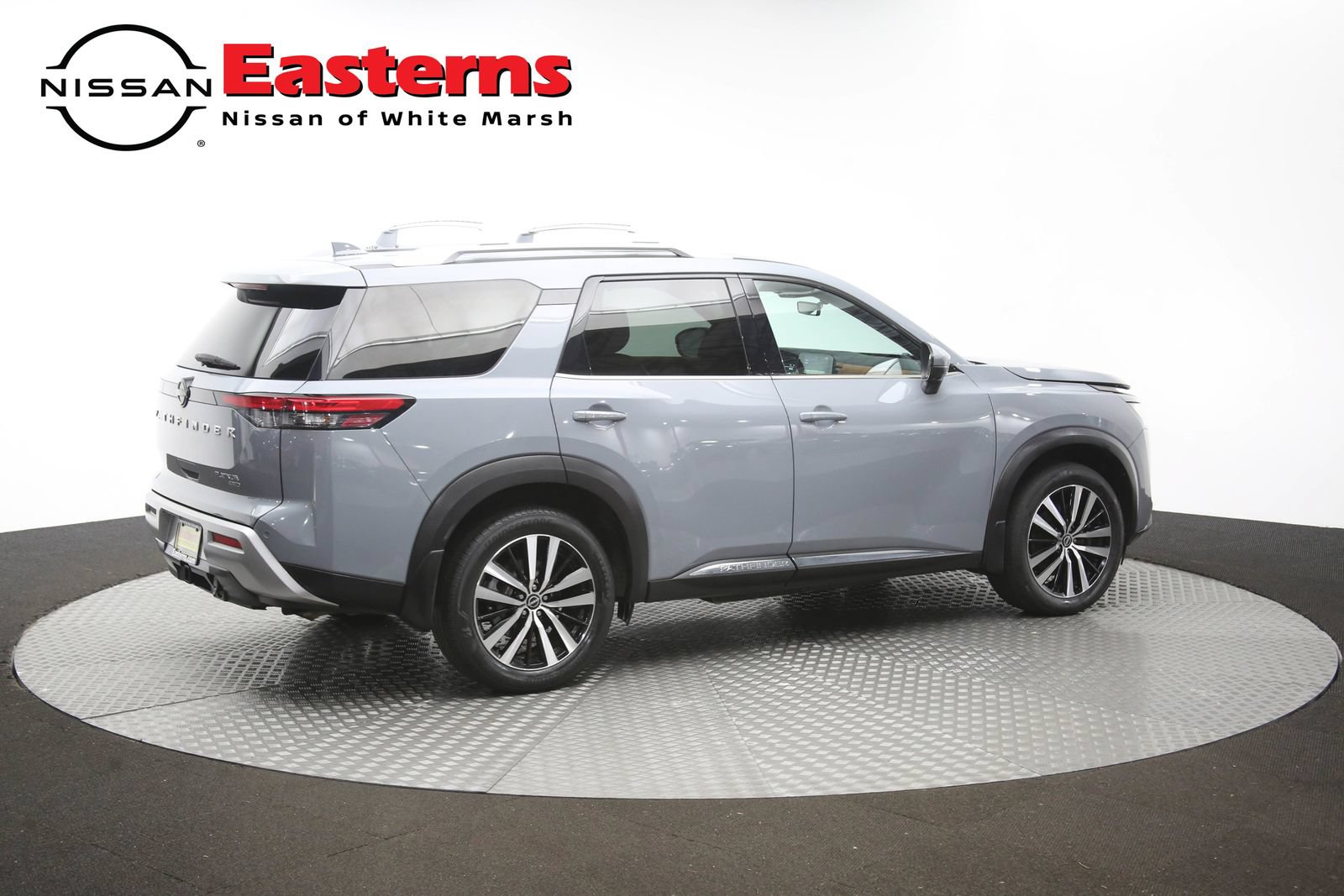 Used 2023 Nissan Pathfinder Platinum w/ Cargo Package AWD/4WD image 41