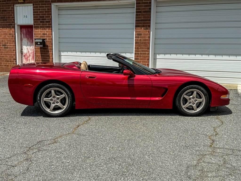 Used 1999 Chevrolet Corvette Convertible w/ Memory Pkg RWD image 29