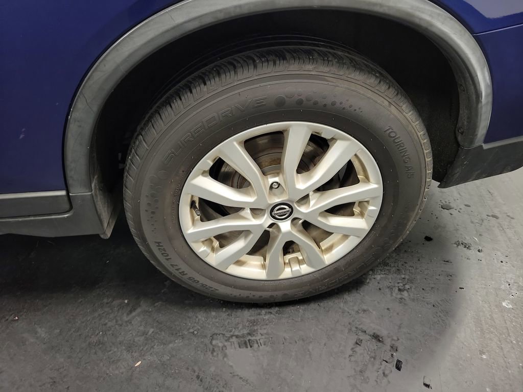 Used 2020 Nissan Rogue SV image 11