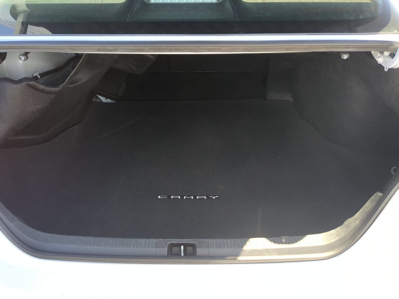 Used 2025 Toyota Camry LE FWD image 30