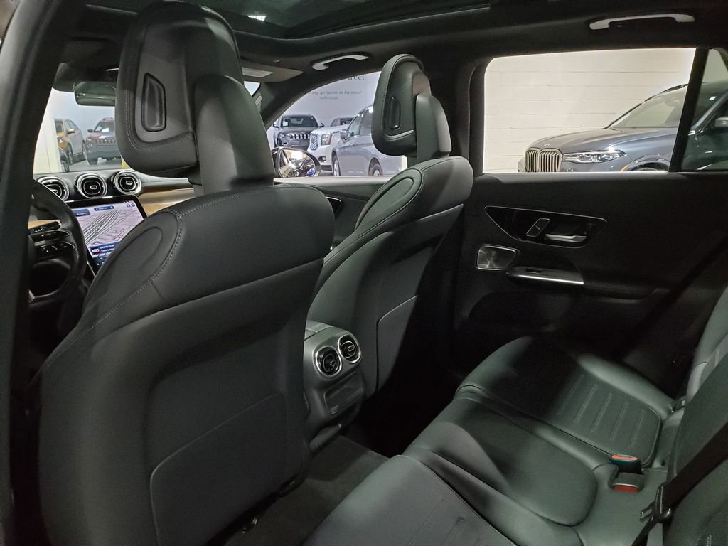 Used 2023 Mercedes-Benz GLC 300 4MATIC image 28