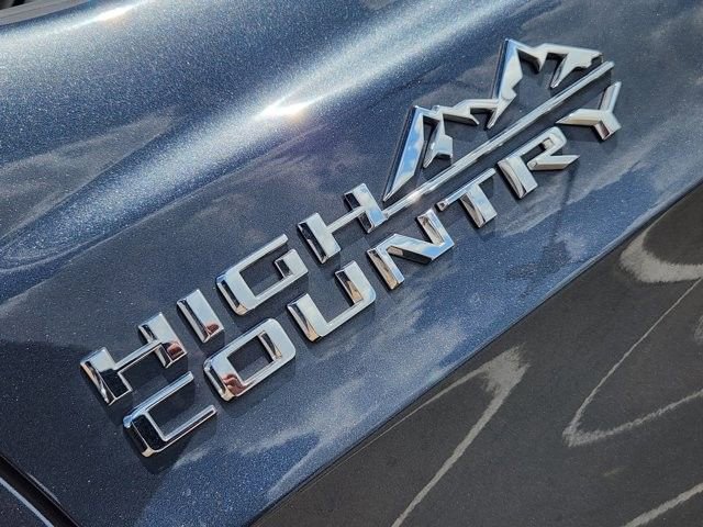 Used 2021 Chevrolet Suburban High Country w/ Premium Package image 11