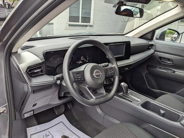 Used 2025 Nissan Kicks S AWD/4WD image 9