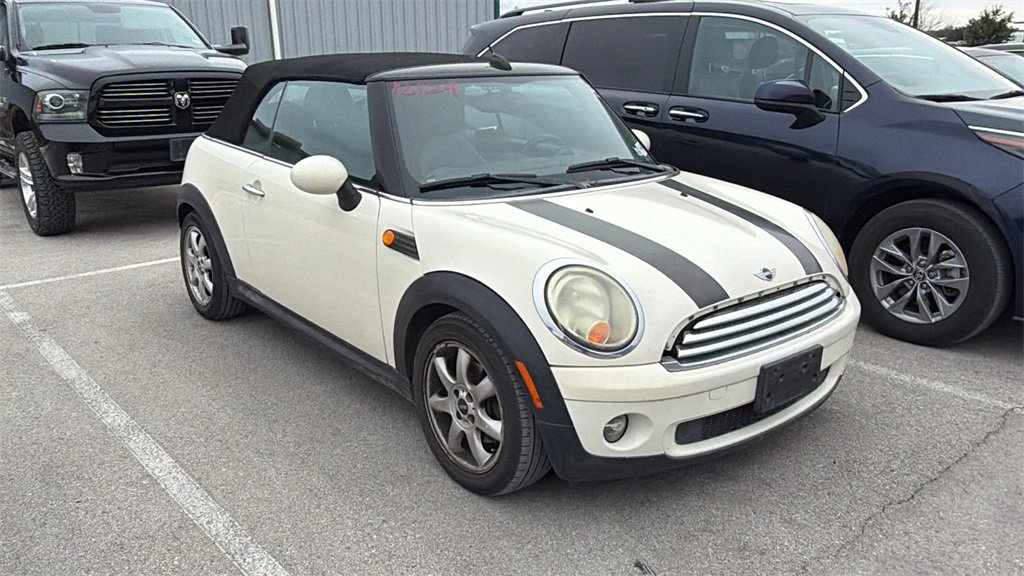 Used 2009 MINI Cooper Convertible image 3