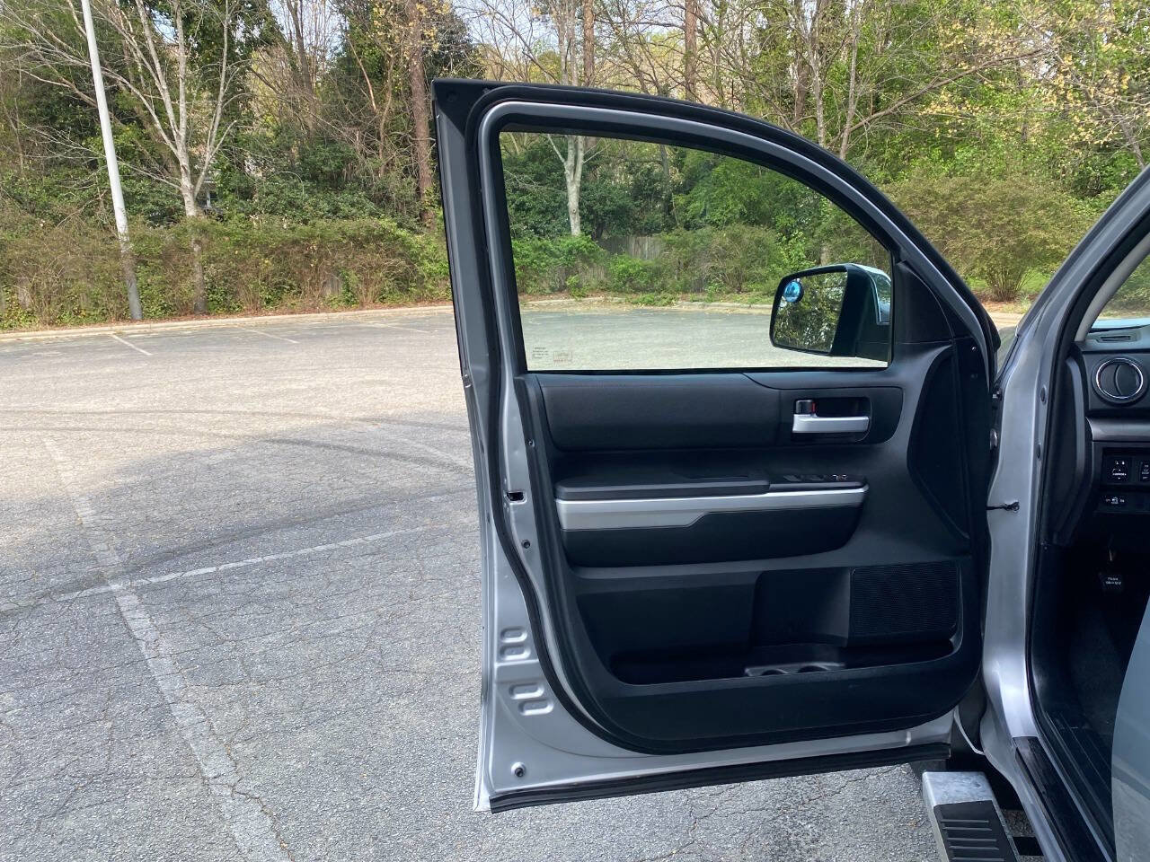 Used 2014 Toyota Tundra SR5 w/ SR5 Upgrade Package image 17