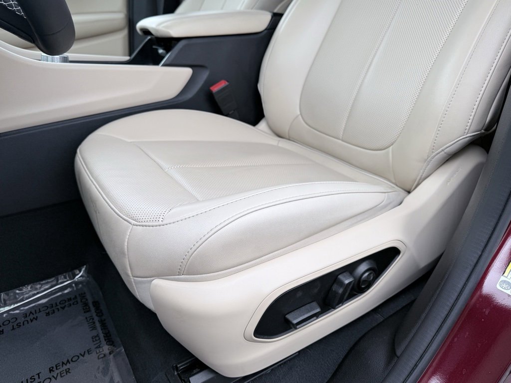 Used 2024 Jeep Grand Cherokee Limited w/ Luxury Tech Group II image 21